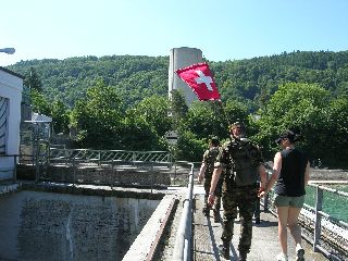 Grenzbergang beim Kraftwerk Rekingen