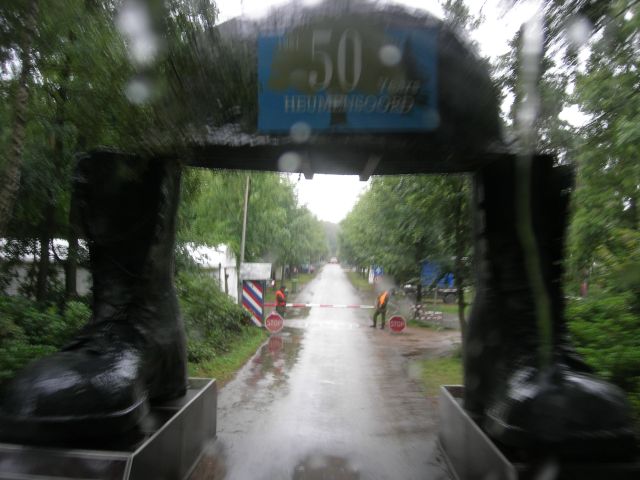 Das Tor zum Camp Heumensoord zum 50. Jubiläum