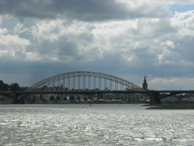 Über diese Brücke werden wir marschieren