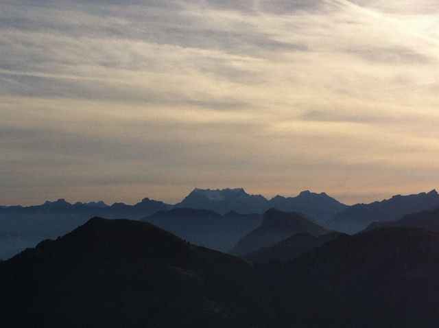 Morgendämmerung (Teleaufnahme)